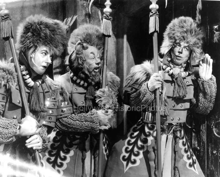 The Wizard of Oz 1939 20 Dressed as guards.jpg